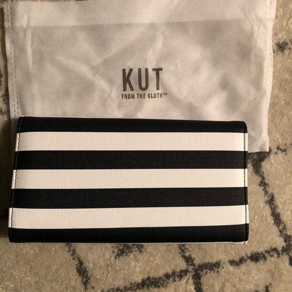 Kut from  the Cloth Black and White Fold Wallet - Picture 6 of 6